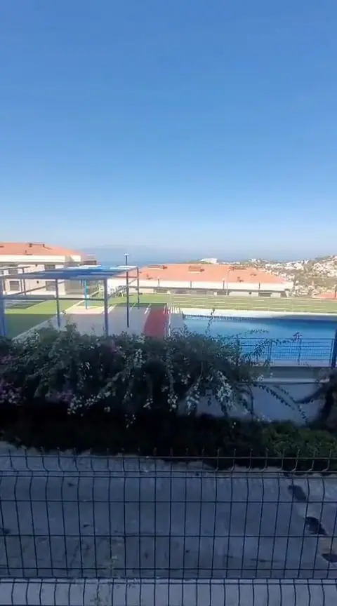 Site içinden deniz manzarası