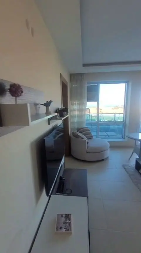 Oturma alanı ve balkon kapısı